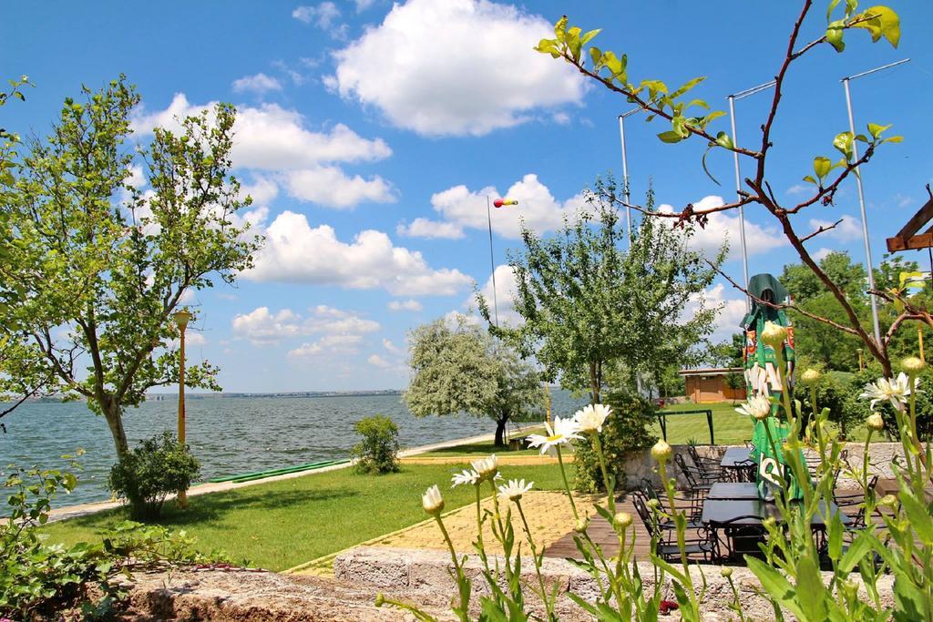 Hotel Piccadilly Mamaia Bagian luar foto