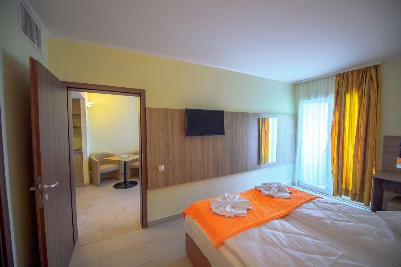 Hotel Piccadilly Mamaia Bagian luar foto