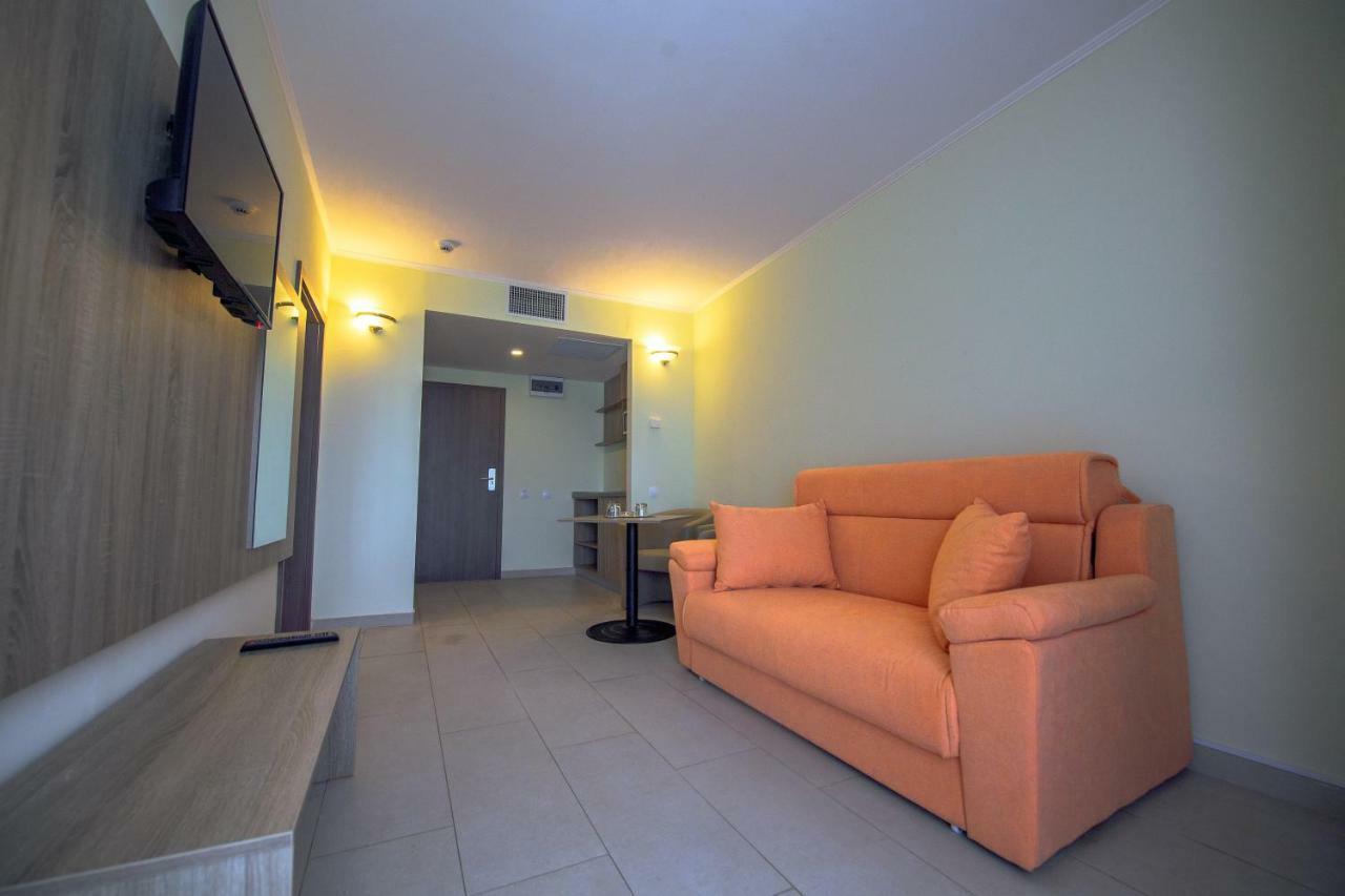 Hotel Piccadilly Mamaia Bagian luar foto