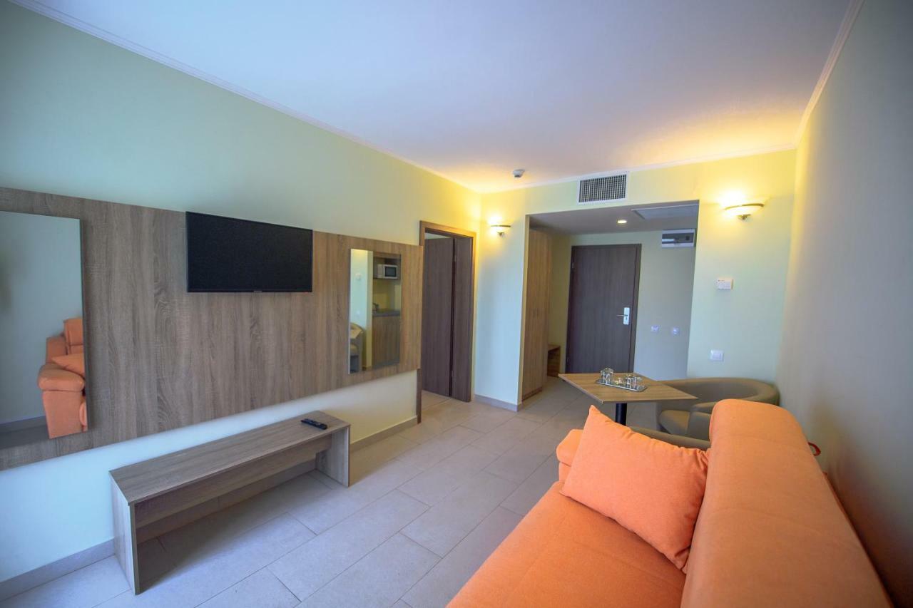 Hotel Piccadilly Mamaia Bagian luar foto