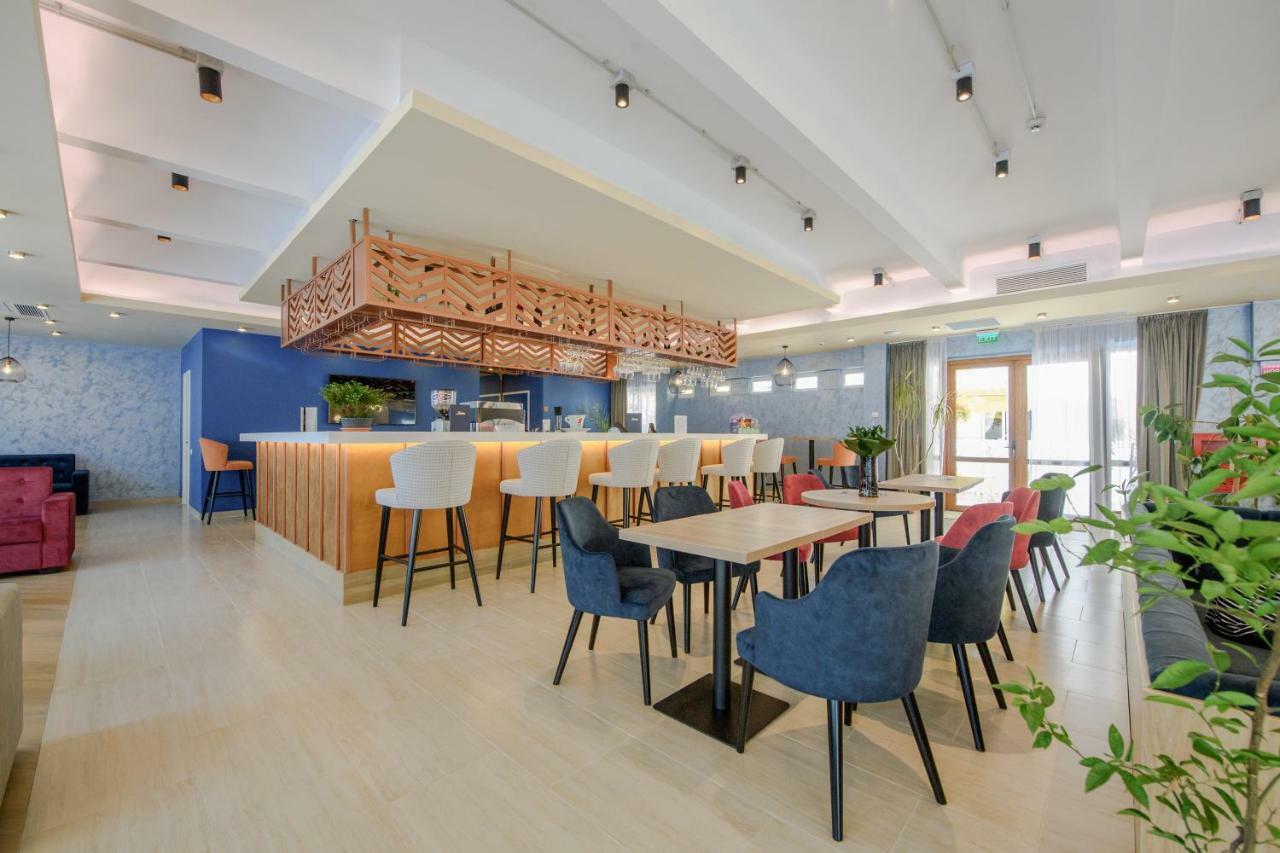 Hotel Piccadilly Mamaia Bagian luar foto