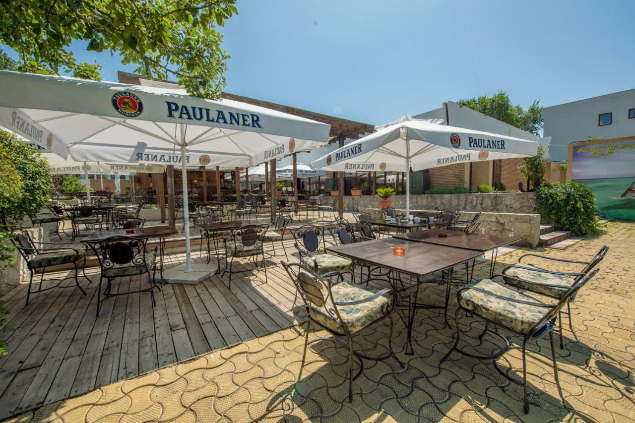 Hotel Piccadilly Mamaia Bagian luar foto