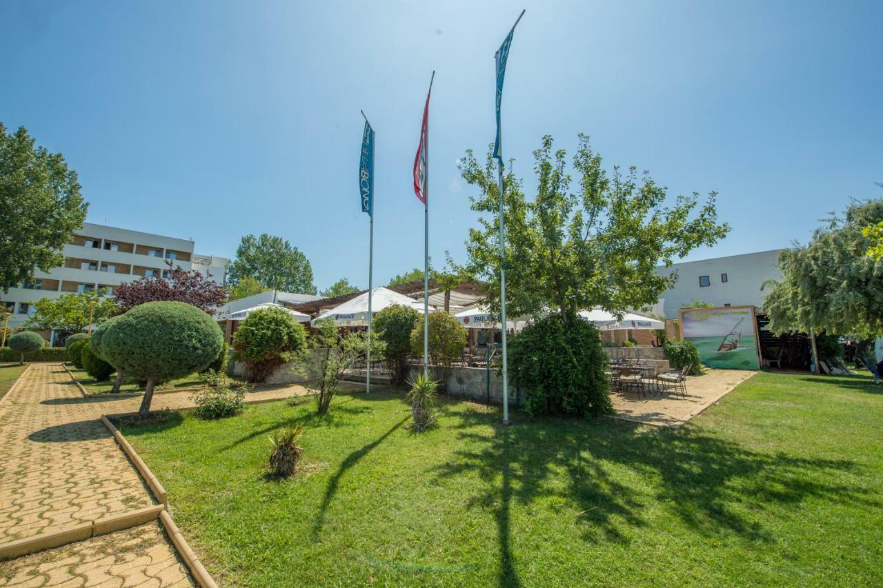Hotel Piccadilly Mamaia Bagian luar foto