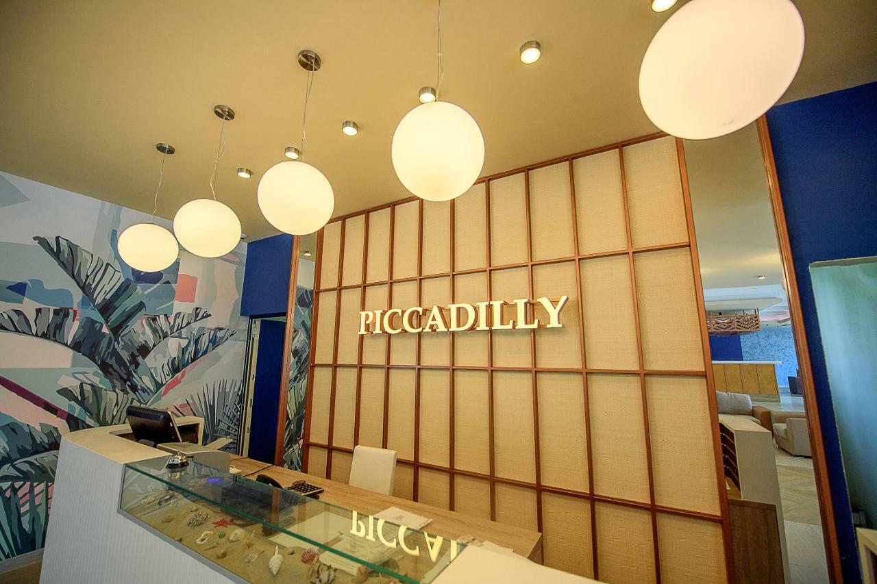 Hotel Piccadilly Mamaia Bagian luar foto